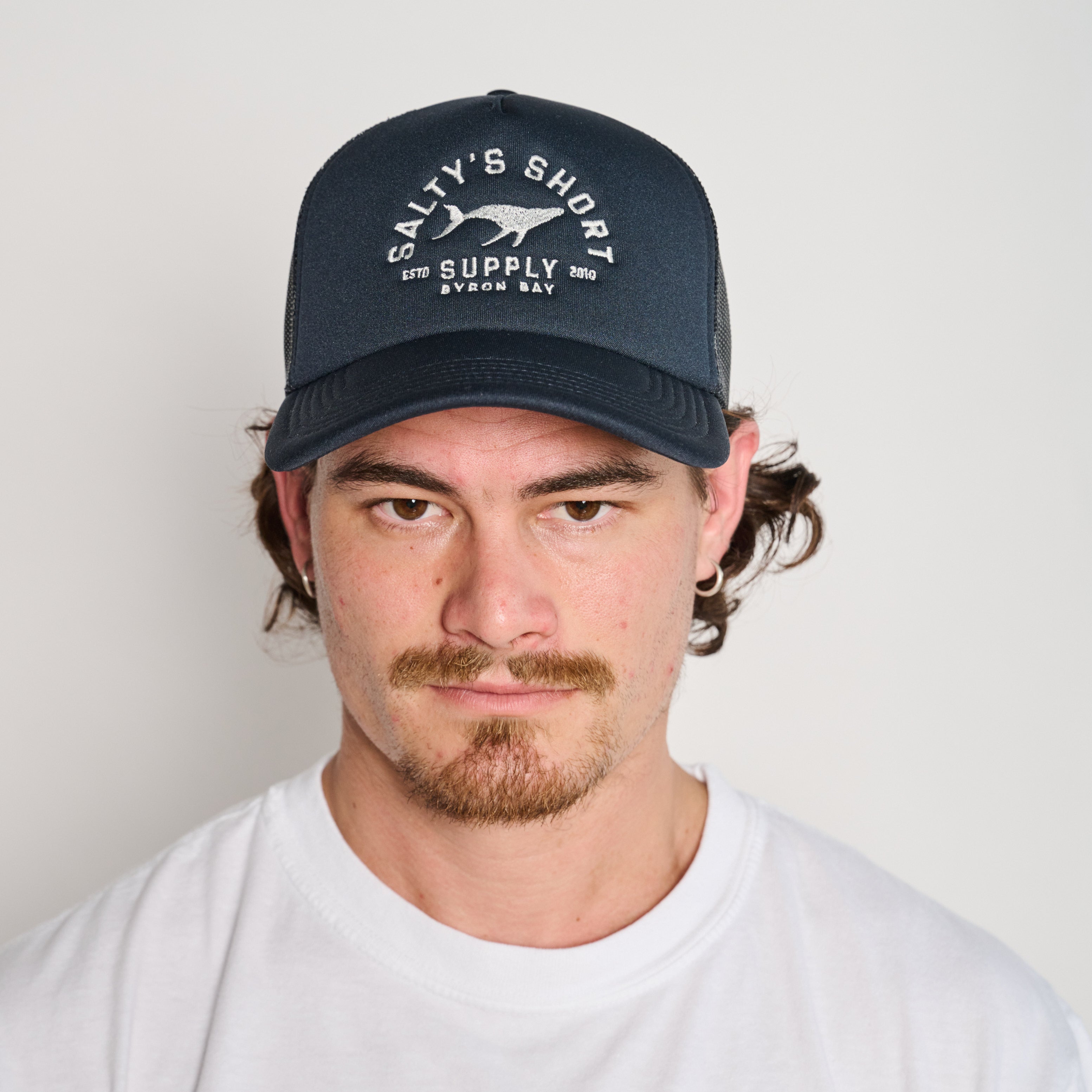 WHALE TRUCKERS CAP NAVY